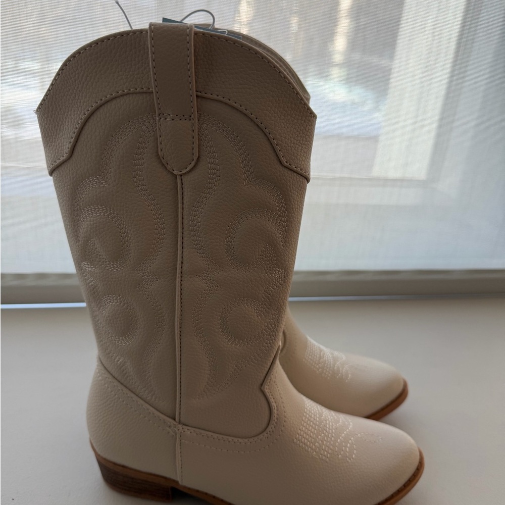 Cat & Jack Cream Heeled Boots - Picture 3 of 8
